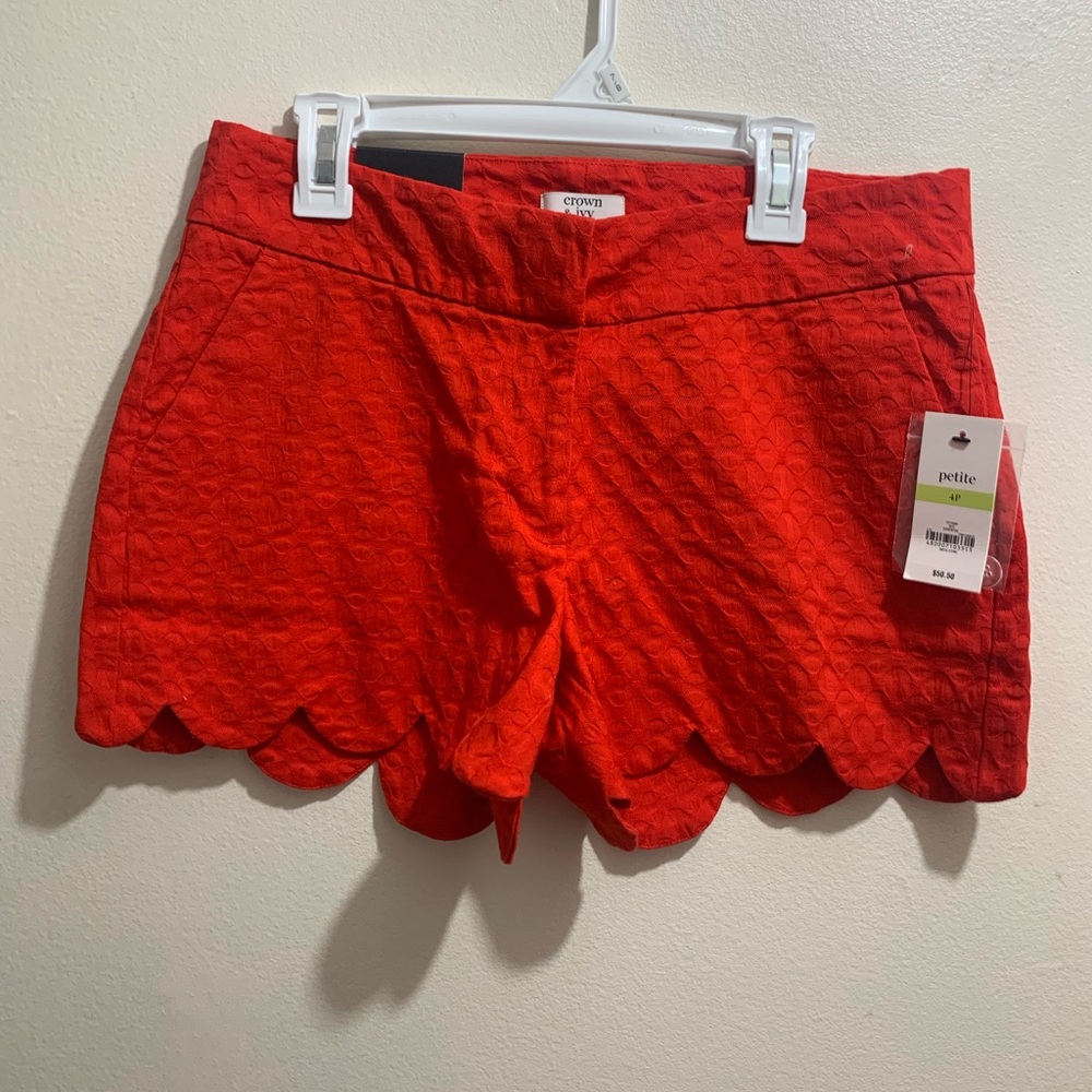 Crown and Ivy Red scalloped shorts NWT size 4 petite